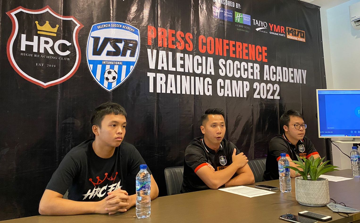 Press Cobference Valencia Soccer Academy Training Camp 2022 di Hook Coffee Space, Jakarta, Rabu (8/6/2022).