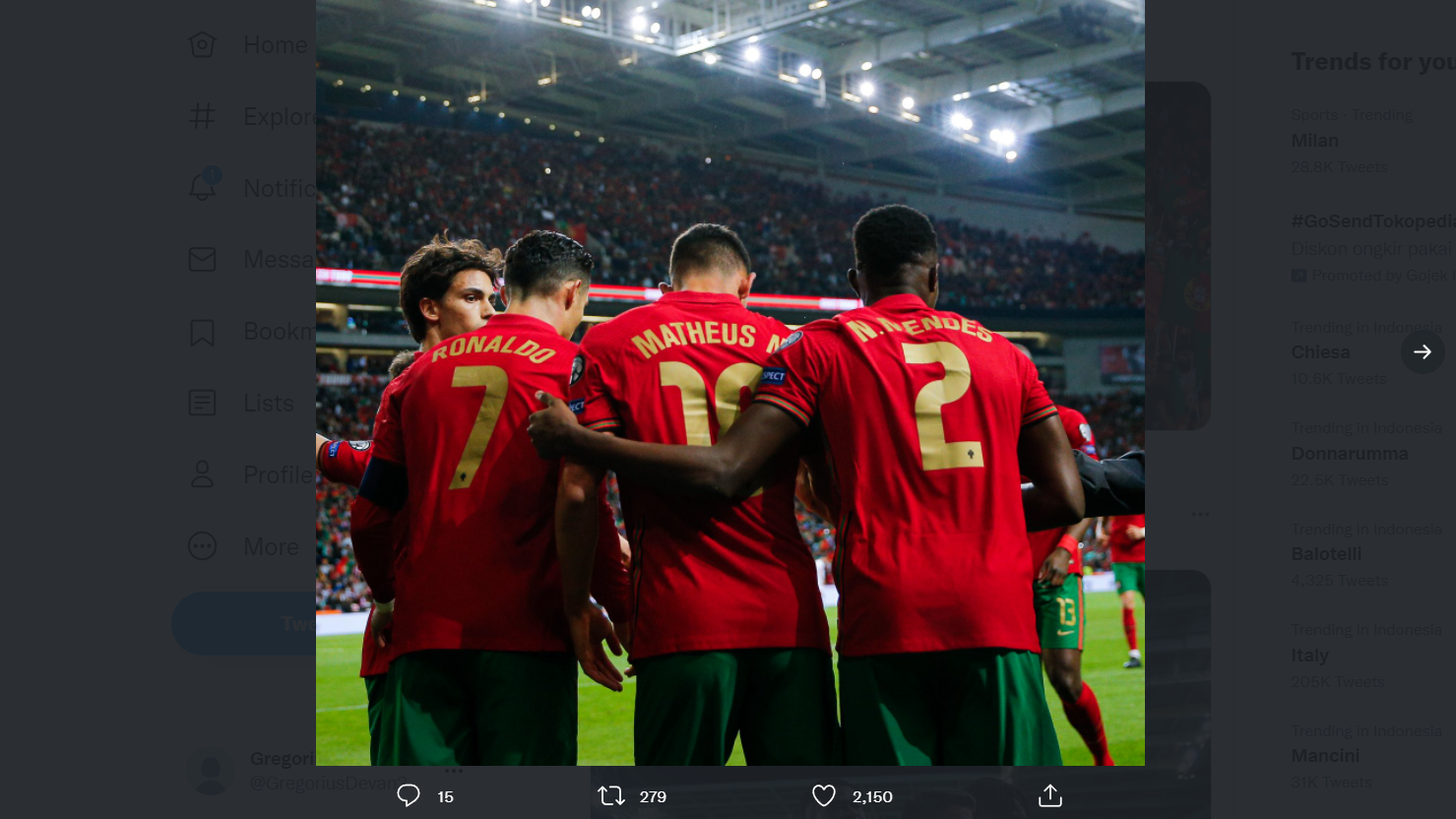 Momen para pemain Portugal saat merayakan gol ke gawang Turki di play-off Piala Dunia 2022, Jumat (25/3/2022).