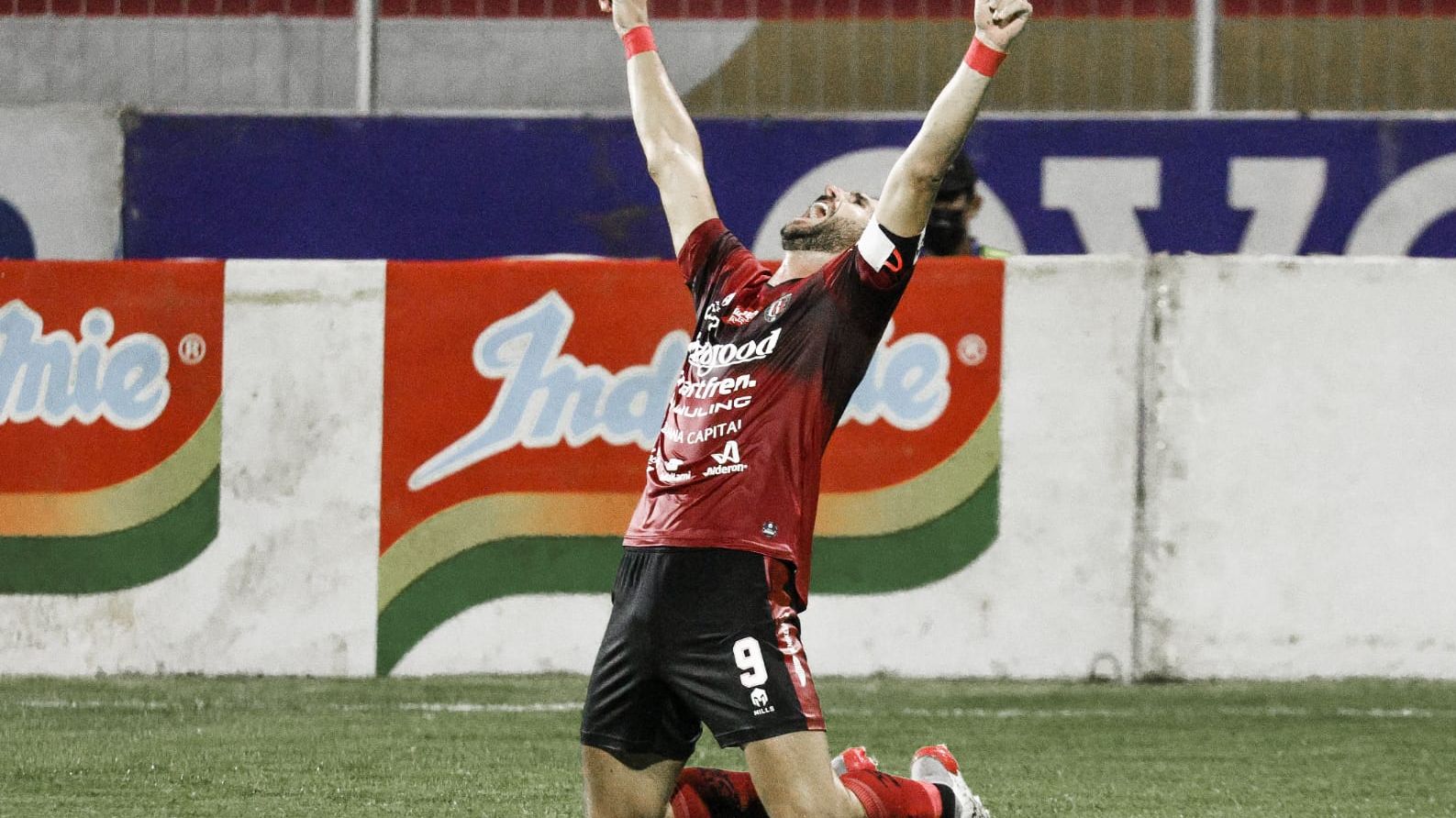 Penyerang Bali United, Ilija Spasojevic, saat merayakan gol ke gawang Persija Jakarta pada pekan ke-29.