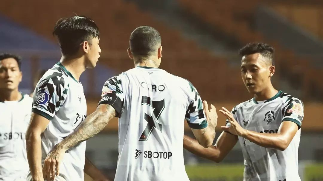 Para pemain Tira Persikabo merayakan gol Ciro Alves ke gawang Barito Putera, Kamis (23/9/2021).