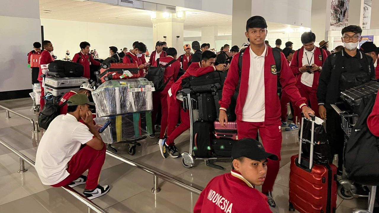 Para pemain timnas U-20 Indonesia saat tiba di Tanah Air setelah menjalani TC jangka panjang di Eropa (Turki dan Spanyol), 25 November 2022.