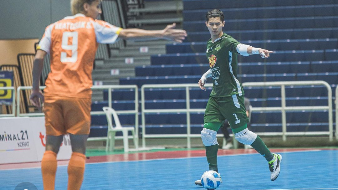 Nazil Purnama (hijau) saat membela Bintang Timur Surabaya pada Piala AFF Futsal Antarklub 2022 di Thailand, September 2022.