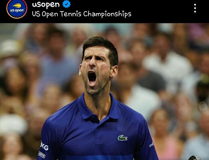 Novak Djokovic berteriak usai memastikan tiket perempat final US Open 2021, Selasa (7/9/2021) pagi WIB. 