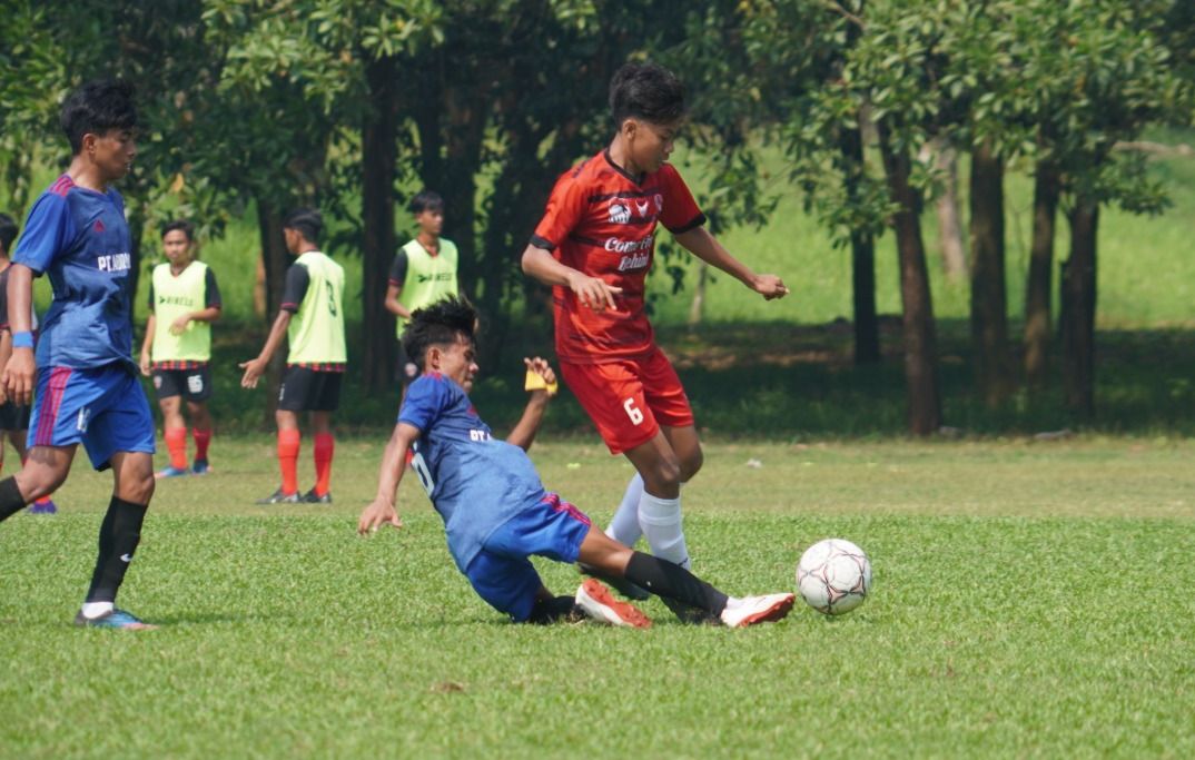 Pertandingan Diklat ISA menghadapi Rauf Junior pada pertandingan fase penyisihan Grup B TopSkor Cup Nasional U-18 2022
