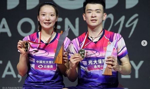 Ganda campuran Cina, Zheng Si Wei (kanan)/Huang Ya Qiong, ketika memenangi Indonesia Open 2019.
