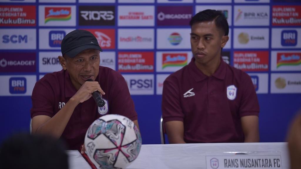 Rahmad Darmawan dan Ady Setiawan menghadiri sesi konfrensi pers Rans Nusantara FC menjelang menghadapi PSIS Semarang pada pekan pertama Liga 1 2022-2023, 22 Juli 2022.