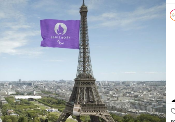 Menara Eiffel dan bendera Paris 2024 sebagai tuan rumah Olimpiade dan Paralimpiade.