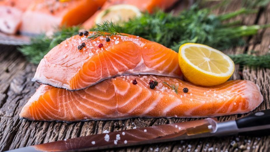 Ikan Salmon, salah satu makanan yang mengandung Omega 3.