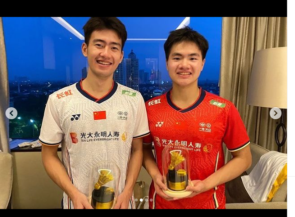 Liang Wei Keng (kanan)/Wang Chang menjadi runner-up Indonesia Masters 2022 pada Minggu (12/6/2022).