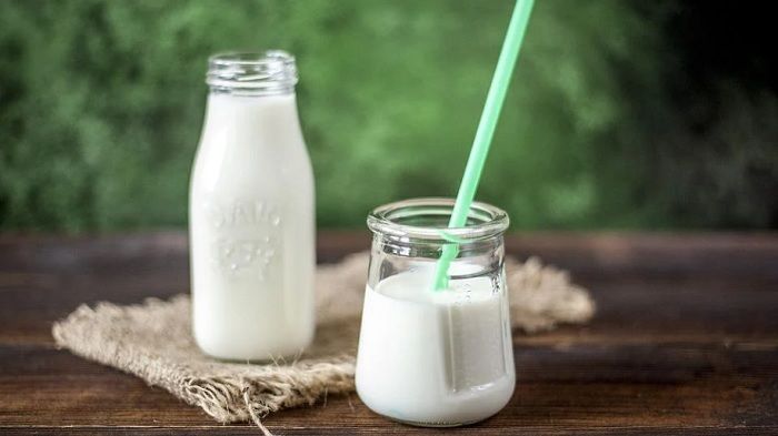 Dari meningkatkan kesehatan tulang hingga membantu mengurangi penurunan kognitif, minum susu dapat memberikan beberapa manfaat kesehatan.