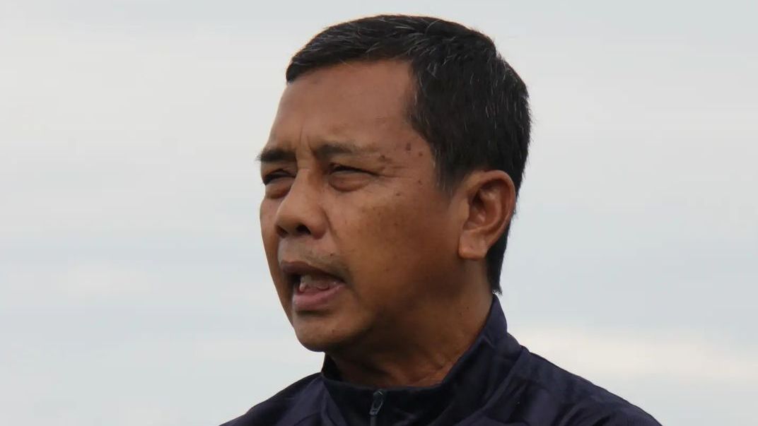 Jafri Sastra resmi menjadi pelatih baru Persela Lamongan pada Senin (12/20/2021).