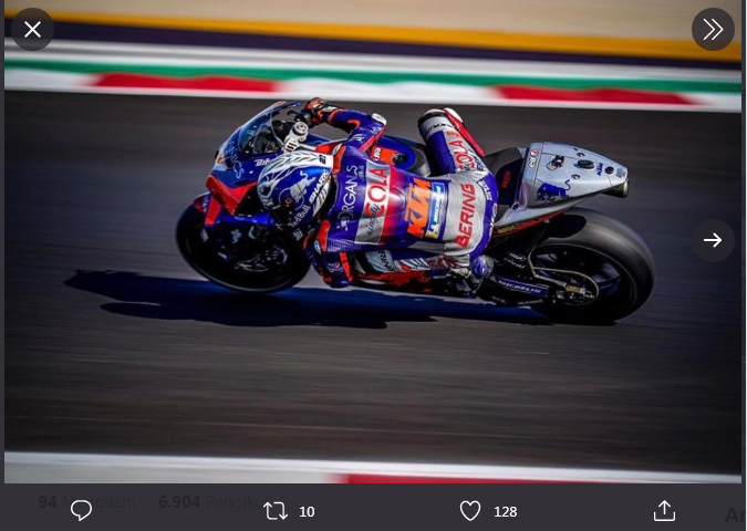 Iker Lecuona melesat di atas KTM RC16 milik tim satelit, Red Bull KTM Tech 3, dalam tes pramusim MotoGP 2020..