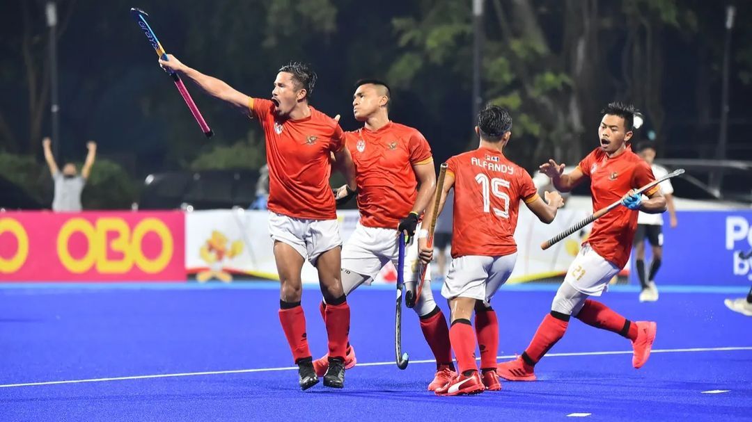 Timnas Hoki Putra Indonesia berhasil menang atas Singapura pada pertandingan kedua Men’s AHF Cup 2022 di Lapangan Hoki GBK, Jakarta, Sabtu (12/3/2022) malam WIB.
