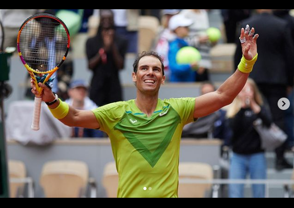 Ekspresi kemenangan Rafael Nadal pada babak kedua French Open 2022.