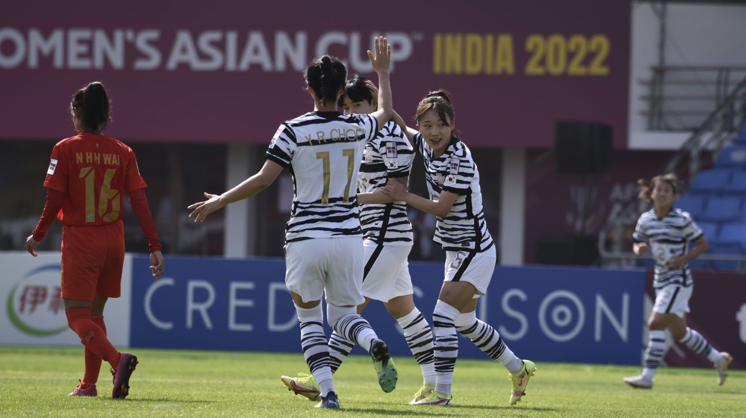 Pemain timnas putri Korea Selatan saat mencetak gol ke gawang Myanmar di Piala Asia Wanita 2022.