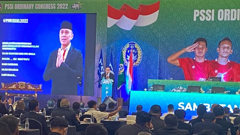Ketua Umum PSSI, Mochamad Iriawan, memberikan sambutan dalam rangkaian agenda Kongres Biasa PSSI 2022 di Hotel Trans Luxury, Bandung, 30 Mei 2022.