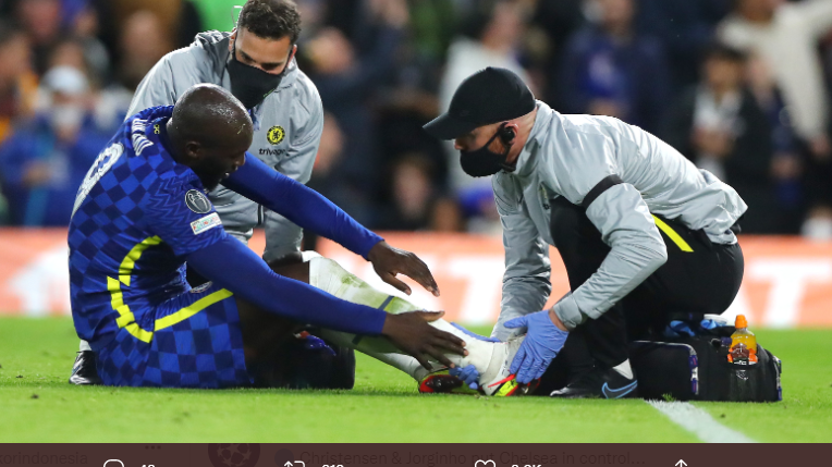 Penyerang Chelsea, Romelu Lukaku mengalami cedera saat menghadapi Malmo di Liga Champions 2021-2022.