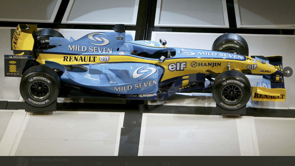 Mobil Renault R24-07 2004 yang pernah dikendarai oleh Fernando Alonso.