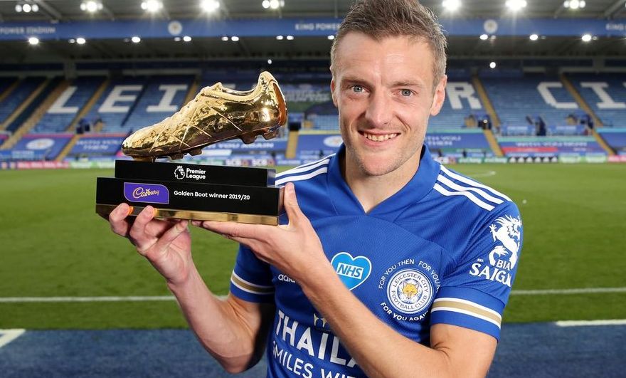 Striker Leicester City, Jamie Vardy, berhasil merebut penghargaan Golden Boot usai mampu mencetak 23 gol di Liga Inggris musim 2019-2020.