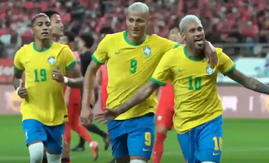 Para pemain Brasil merayakan kemenangan 4-1 atas Korea Selatan di Babak 16 Besar Piala Dunia 2022.