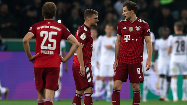 Pemain Bayern Munchen kecewa setelah dibantai 5-0 oleh Borussia Monchengladbach.