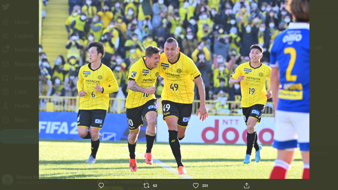 Para pemain Kashiwa Reysol merayakan gol ke gawang Yokohama F.Marinos di Meiji Yasuda J1 League 2022.