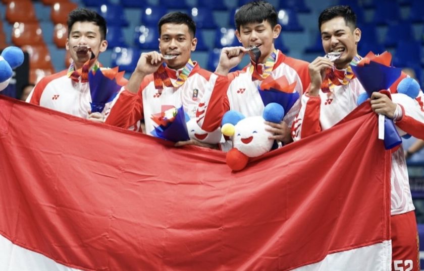 Sandy Ibrahim saat memersembahkan medali perak untuk Indonesia di SEA Games 2019 pada cabang olahraga basket 3x3.