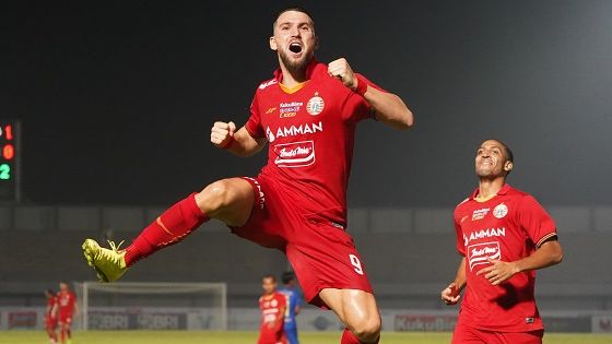 Suka cita striker Marko Simic seusai membuat gol bagi Persija ke gawang PSIS Semarang dalam laga pekan kedua Liga 1 2021-2022, 12 September 2021.