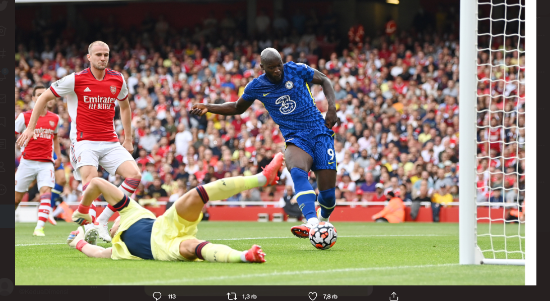 Momen gol penyerang Chelsea, Romelu Lukaku, ke gawang Arsenal di Liga Inggris, Minggu (22/8/2021).
