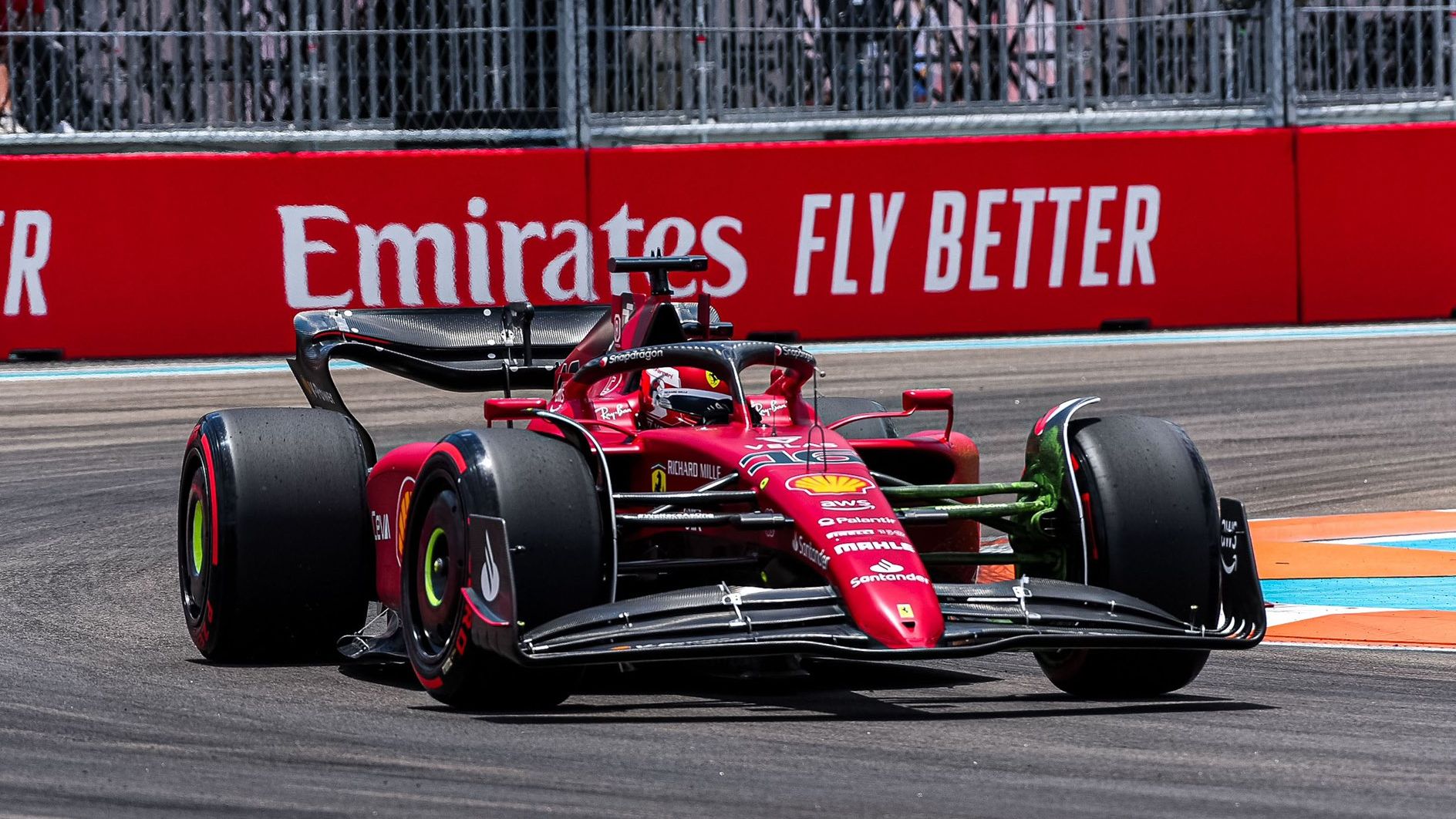 Charles Leclerc ssaat tampil dalam sesi kualifikasi F1 GP Miami 2022 yang digelar pada Minggu (8/5/2022) dini hari WIB.