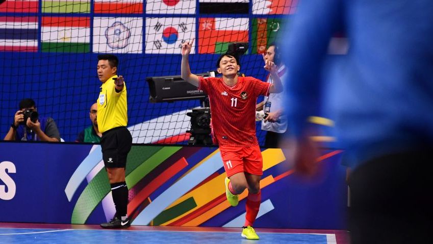 Firman Adriansyah melakukan selebrasi usai mencetak gol saat membela timnas futsal Indonesia vs Lebanon pada Piala Asia Futsal 2022 di Kuwait, Oktober 2022.