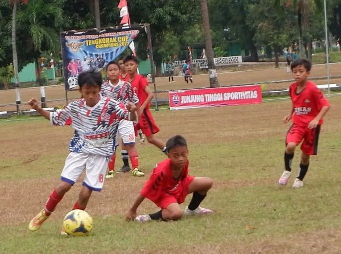 Liga TopSkor Karawang telah menyelesaikan pertandingan pekan keempat, baik U-12 maupun U-13.