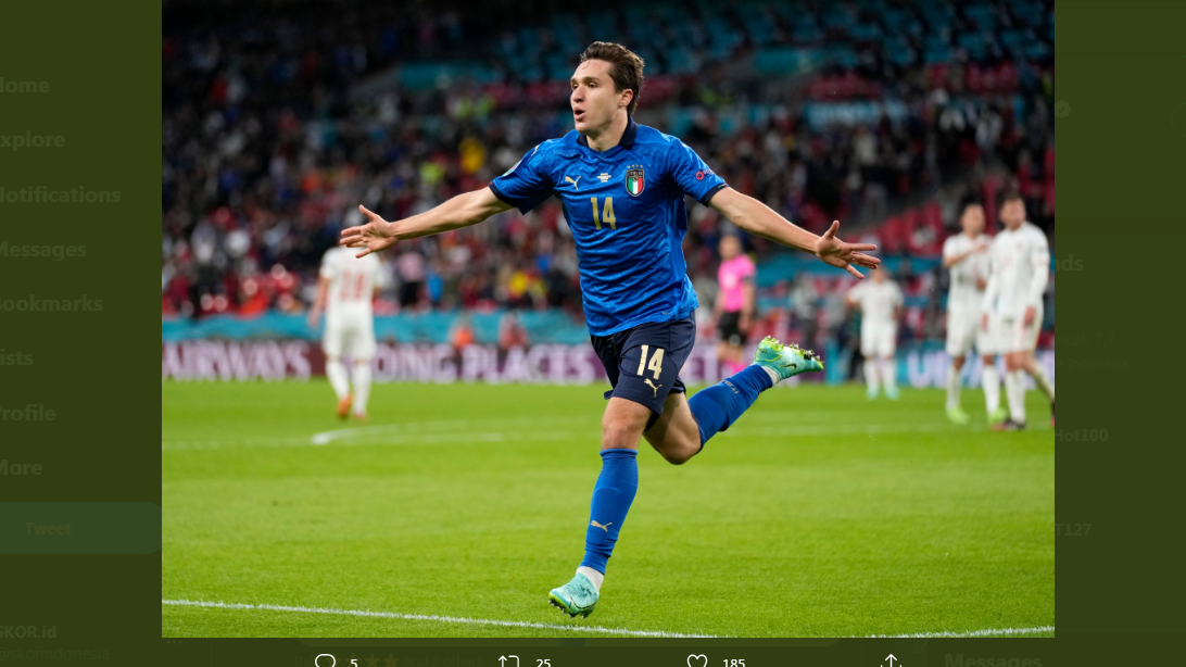 Federico Chiesa merayakan gol untuk Italia saat lawan Spanyol di Piala Eropa 2020.