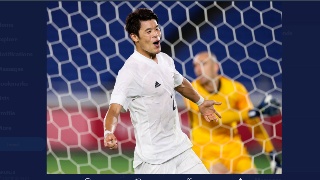 Hiroki Sakai saat cetak gol untuk timnas Jepang lawan Prancis di Olimpiade Tokyo 2020.