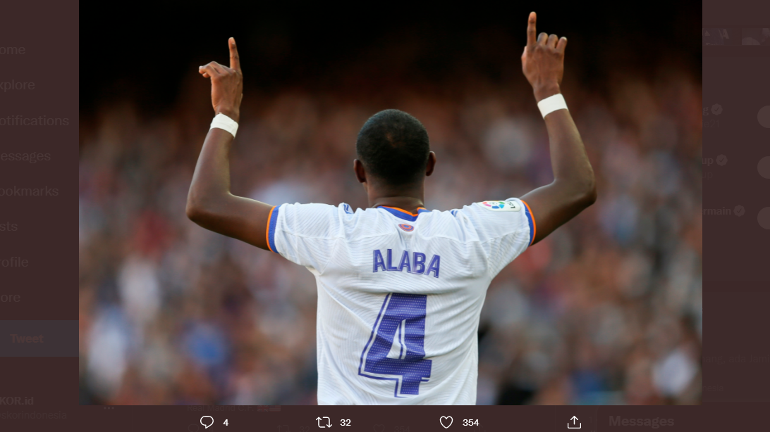 Bek Real Madrid, David Alaba, merayakan gol ke gawang Barcelona pada laga El Clasico Liga Spanyol.