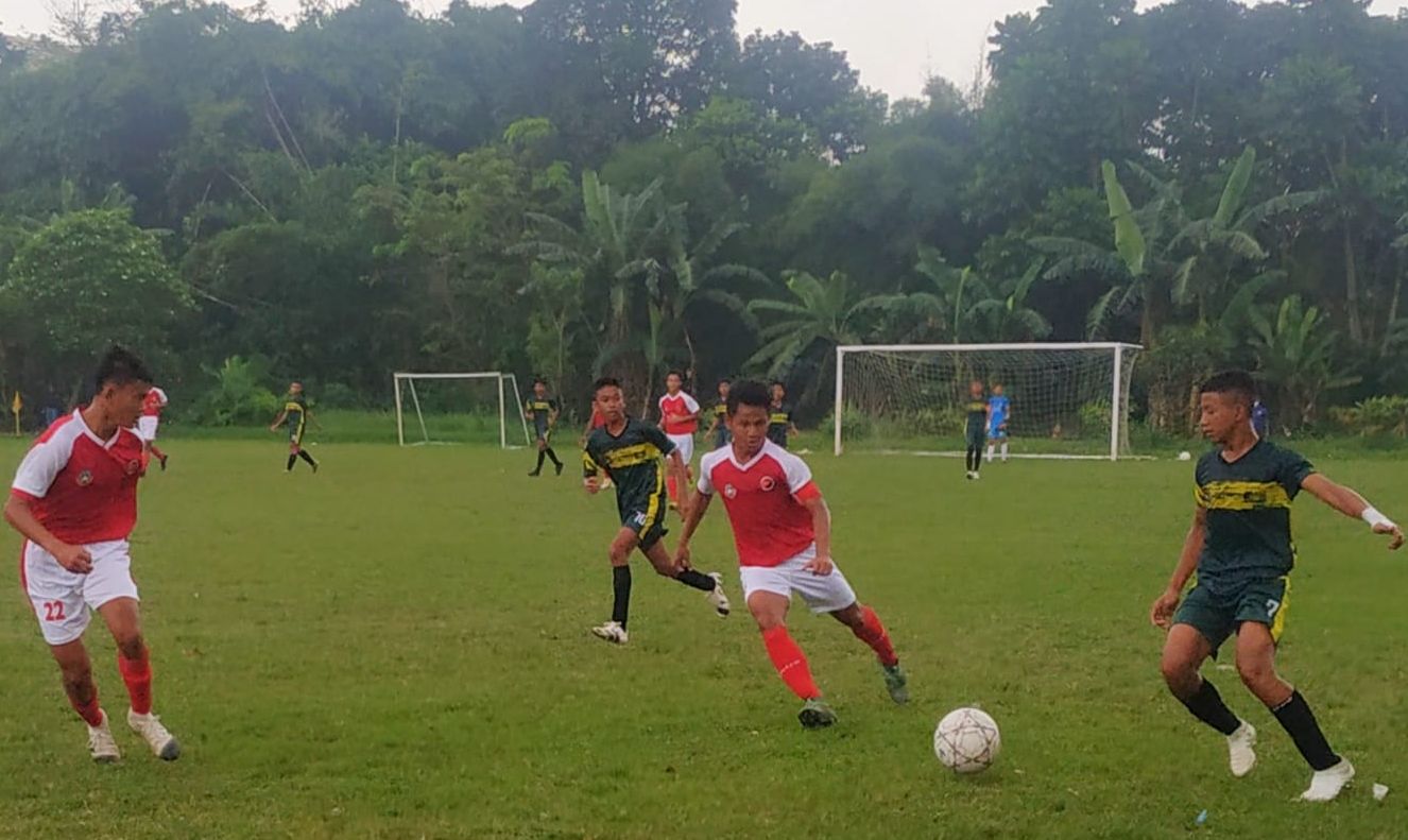 Laga TMP saat menghadapi Cipta Gemilang di Liga TopSkor U-14 divisi utama. 