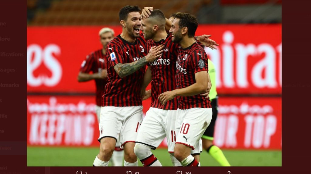Para pemain AC Milan merayakan gol Ante Rebic (tengah) ke gawang Juventus. (Twitter.com/OptaPaolo).