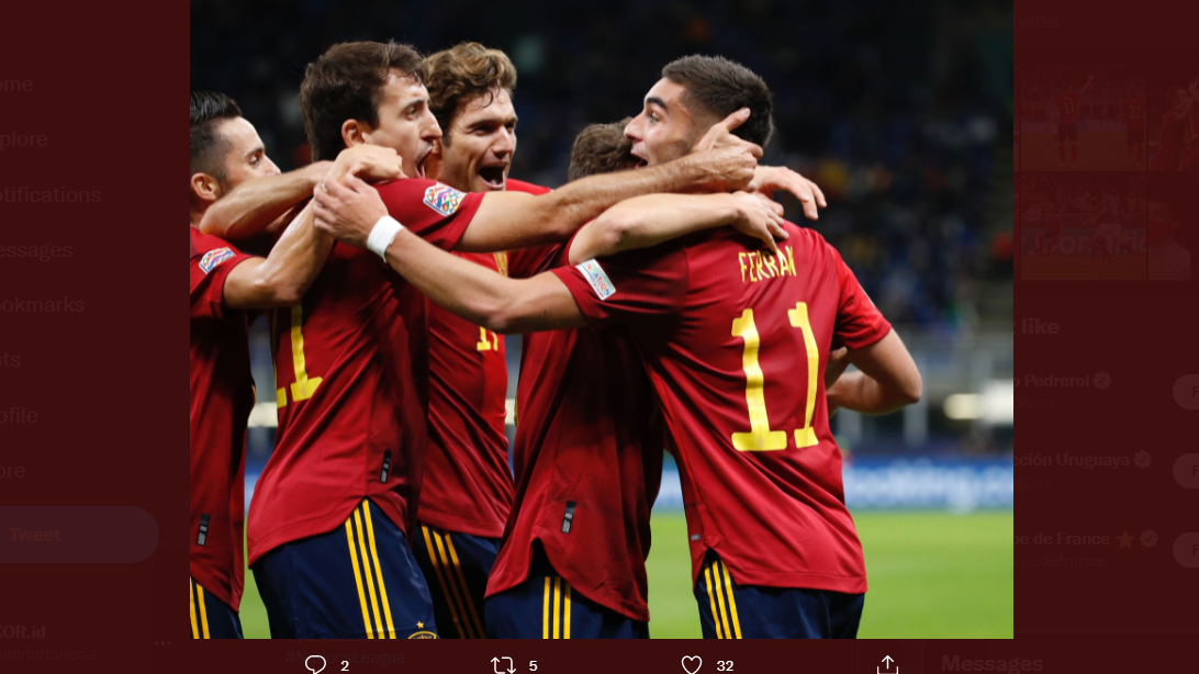 Para pemain timnas Spanyol merayakan gol Ferran Torres ke gawang Italia di UEFA Nations League.