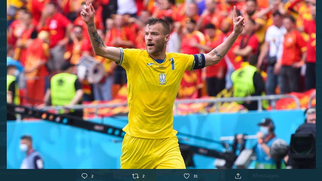 Kapten timnas Ukraina, Andriy Yarmolenko, saat mencetak gol ke gawang Makedonia Utara.