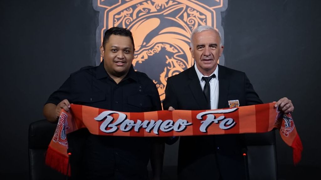 Mario Gomez (kanan) resmi diperkenalkan kembali menjadi pelatih Borneo FC pada Jumat, 21 Agustus 2020.