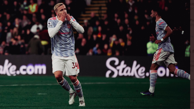 Selebrasi Donny van de Beek usai mencetak gol untuk Manchester United di laga kontra Watford, Sabtu (21/11/2021).