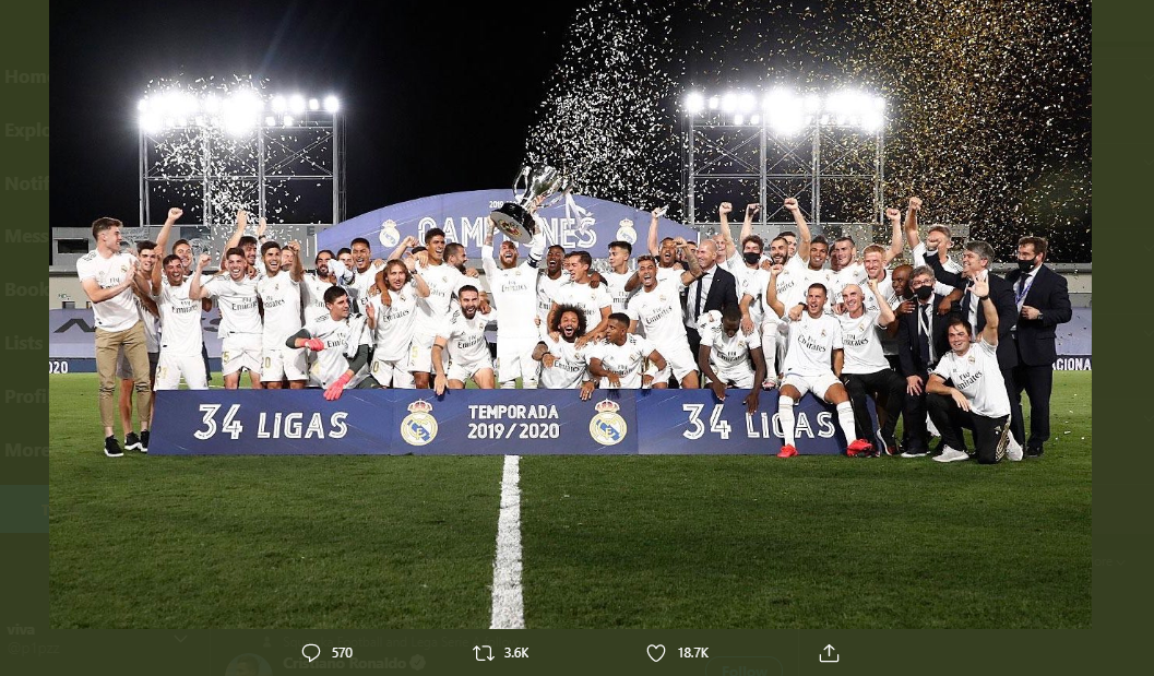 Skuad Real Madrid berfoto bersama usai menjuarai Liga Spanyol musim 2019-2020.