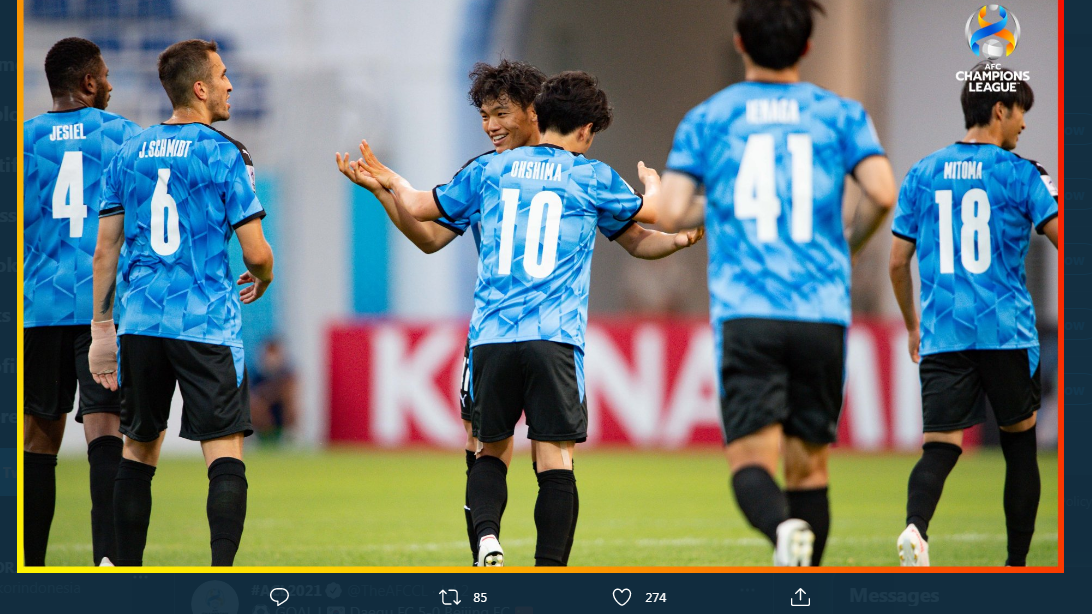 Para pemain Kawasaki Frontale  merayakan gol ke gawang United City FC di Liga Champions Asia.