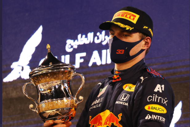 Pembalap Red Bull, Max Verstappen, saat meraih podium F1 GP Bahrain 2021, Minggu (28/3/2021).