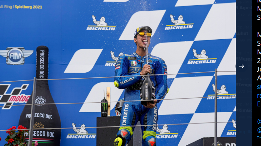 Pembalap Suzuki Ecstar, Joan Mir, merayakan podium MotoGP Styria 2021.