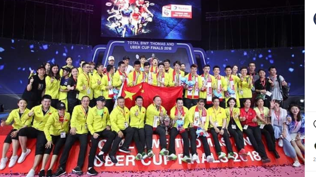 Tim Cina berpose usai menjuarai Thomas Cup 2018.