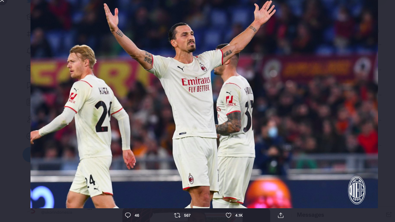 Pemain AC Milan, Zlatan Ibrahimovic, saat merayakan gol ke gawang AS Roma pada pekan ke-11 Liga Italia 2021-2022.