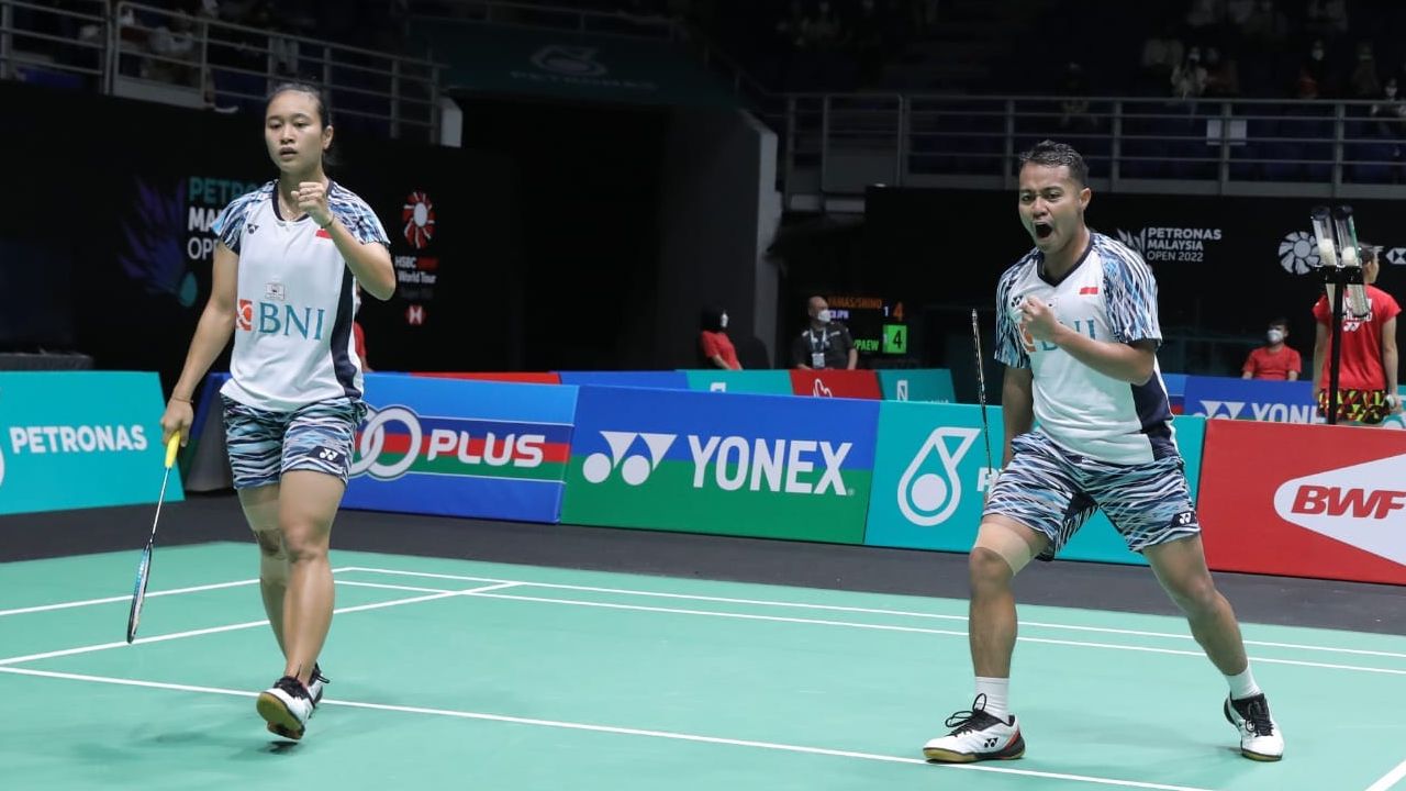 Rehan Naufal Kusharjanto/Lisa Ayu Kusumawati jadi salah satu wakil Indonesia yang sukses meraih kemenangan pada laga babak pertama Malaysia Open 2022 yang digelar di Axiata Arena, Kuala Lumpur pada Selasa (28/6/2022)