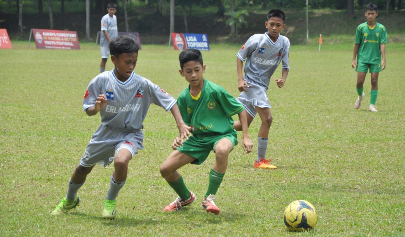 Erlangga FC sukses menumbangkan Kabomania Muda dengan skor 1-0, pada pertandingan pekan kedua Liga TopSkor U-13 2022-2023.