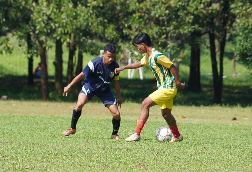 Pertandingan antara ASAD 313 versus Bogor City pada pertandingan fase penyisihan grup TopSkor Cup Nasional U-18 2022